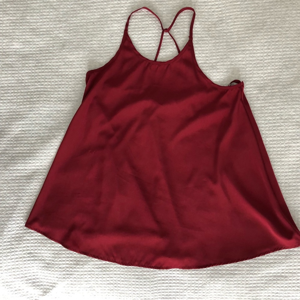 Strappy swing tank